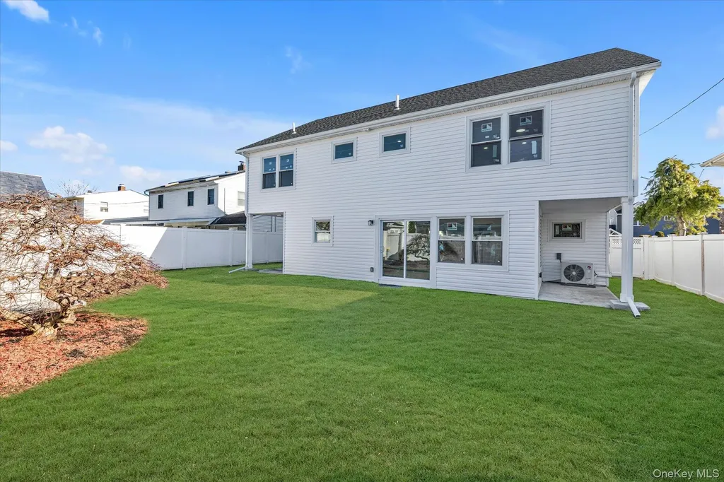 33 Prentice Road Levittown NY 11756