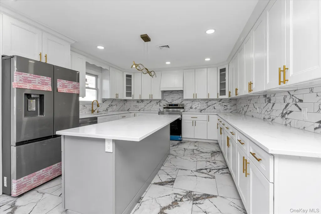 33 Prentice Road Levittown NY 11756