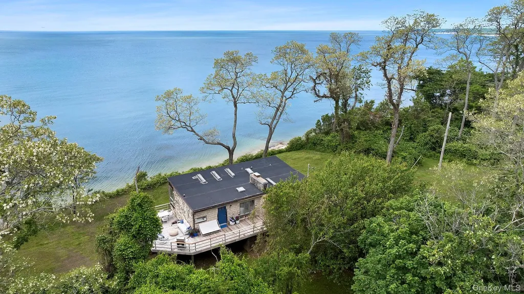 31059 County Road 48 Peconic NY 11958