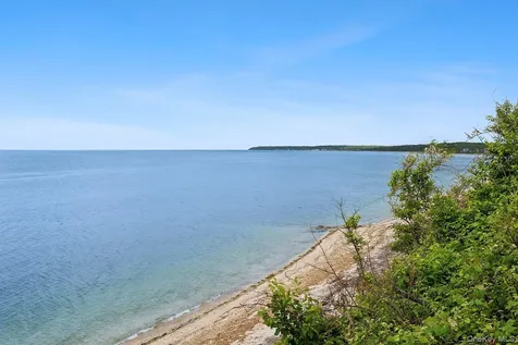 31059 County Road 48 Peconic NY 11958