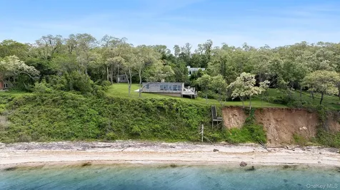 31059 County Road 48 Peconic NY 11958