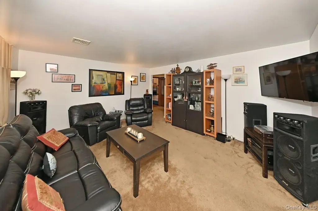 12 Strawberry Lane Monroe NY 10950