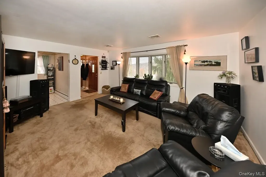 12 Strawberry Lane Monroe NY 10950