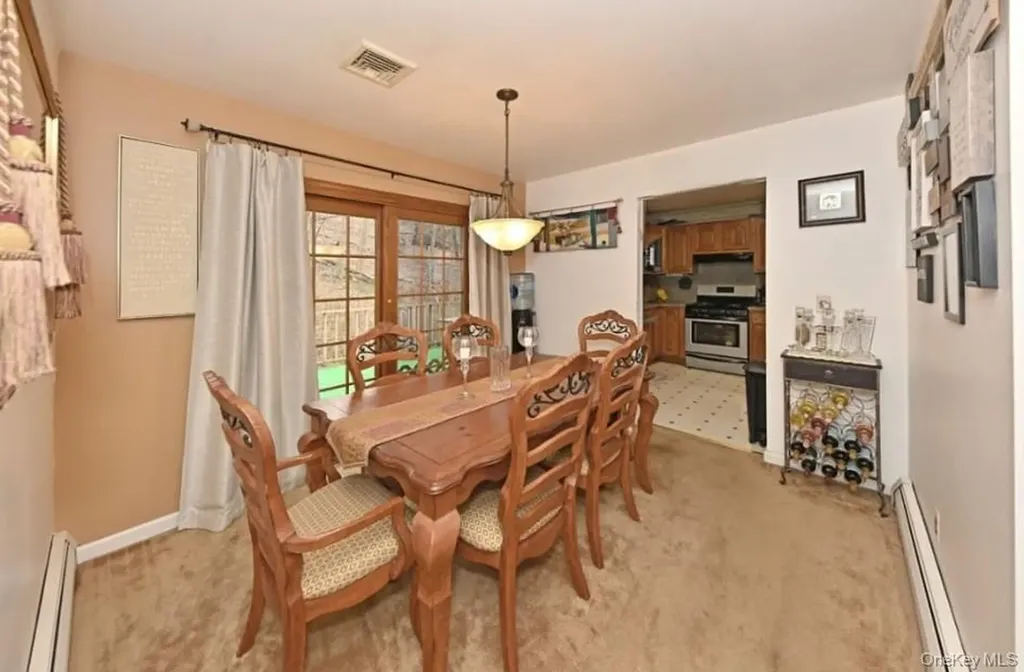 12 Strawberry Lane Monroe NY 10950