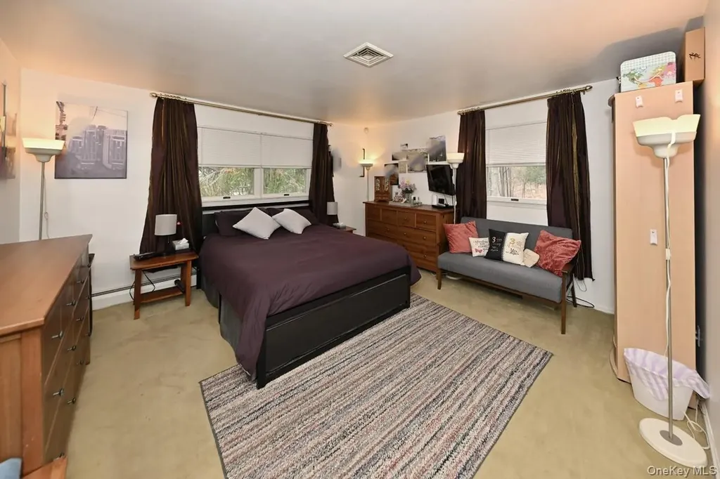 12 Strawberry Lane Monroe NY 10950