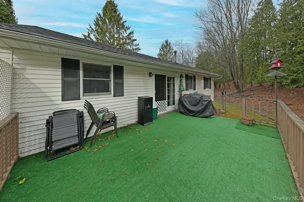 12 Strawberry Lane Monroe NY 10950