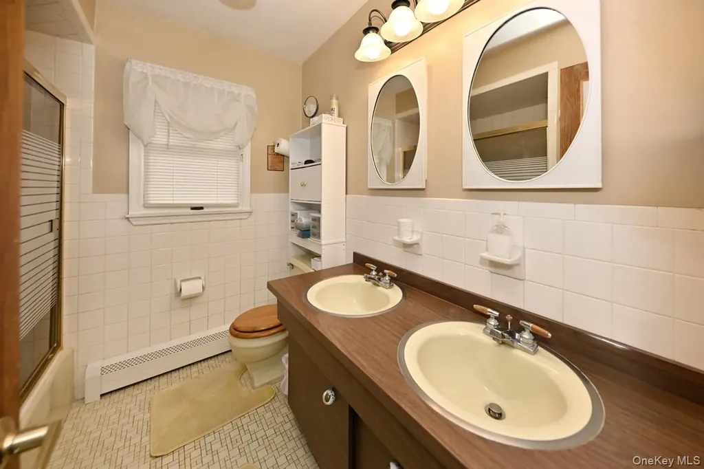 12 Strawberry Lane Monroe NY 10950