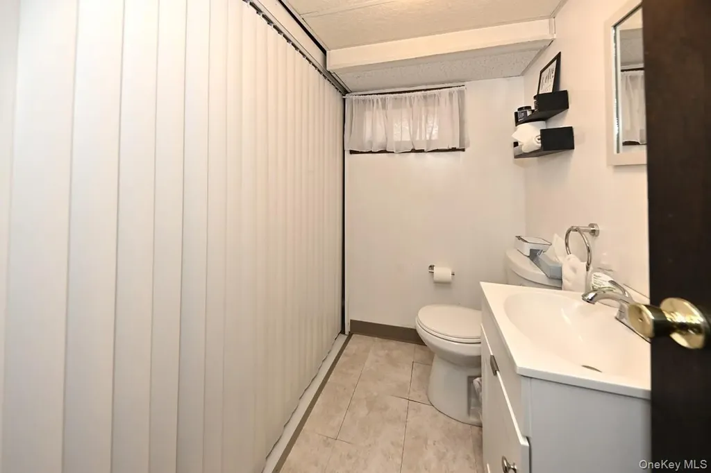 12 Strawberry Lane Monroe NY 10950
