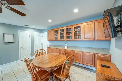 68 Vineyard Way Aquebogue NY 11931