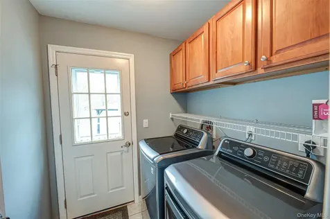 68 Vineyard Way Aquebogue NY 11931