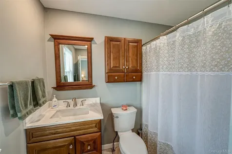 68 Vineyard Way Aquebogue NY 11931