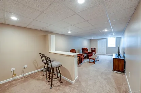 68 Vineyard Way Aquebogue NY 11931