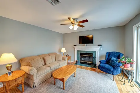 68 Vineyard Way Aquebogue NY 11931