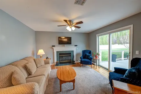 68 Vineyard Way Aquebogue NY 11931