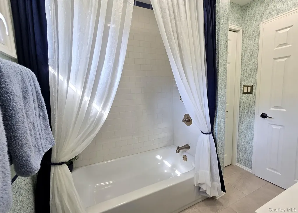 119 Noel Drive Centereach NY 11720