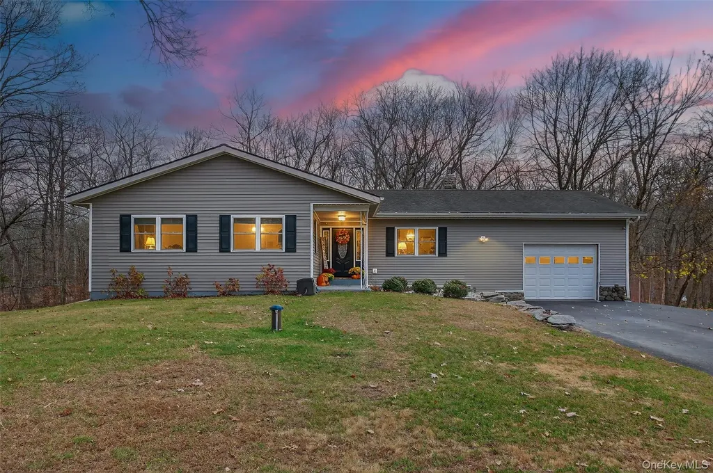 8 Ridge Road Wallkill NY 12589
