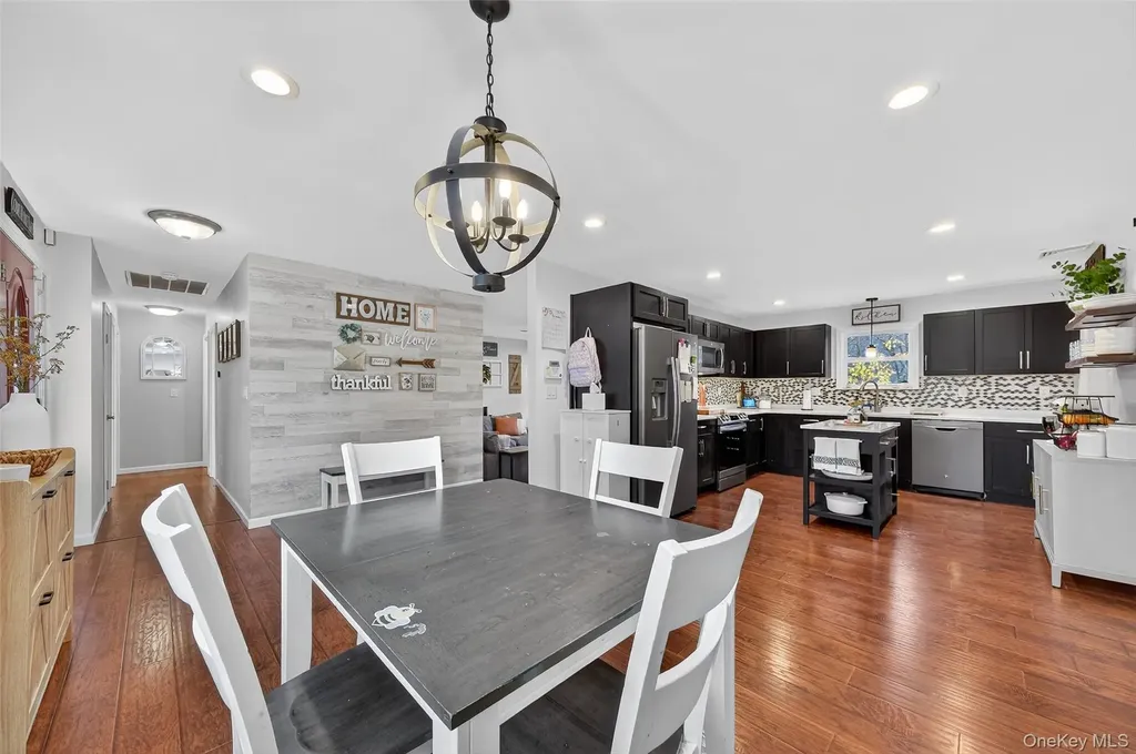 8 Ridge Road Wallkill NY 12589