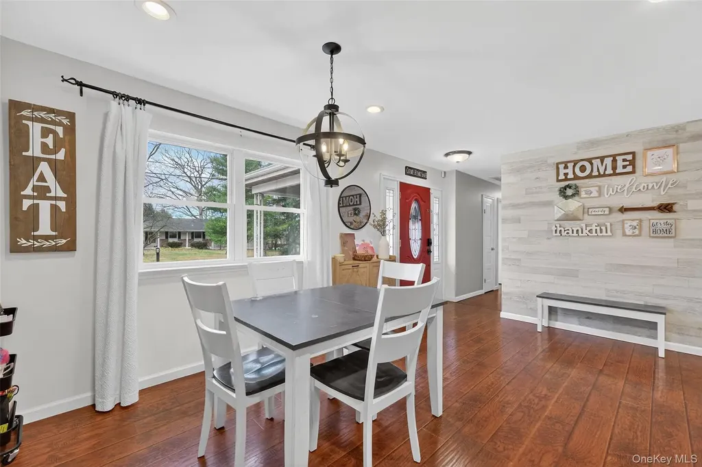 8 Ridge Road Wallkill NY 12589