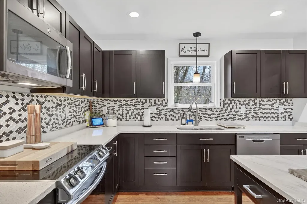 8 Ridge Road Wallkill NY 12589