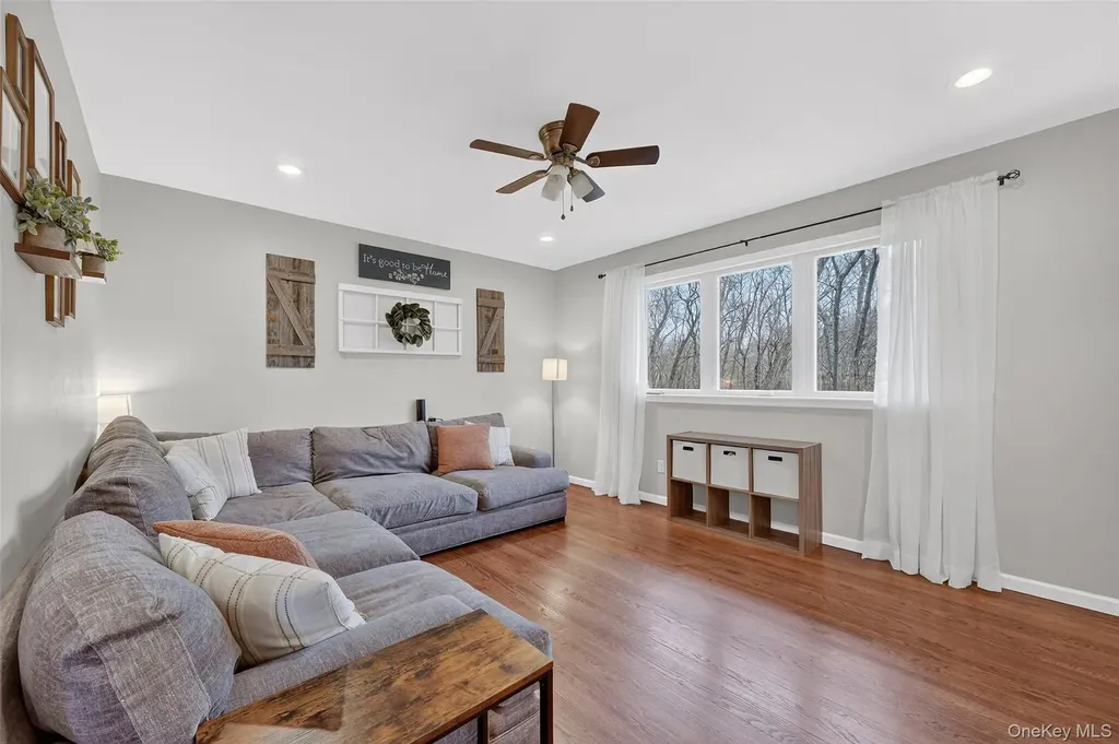 8 Ridge Road Wallkill NY 12589