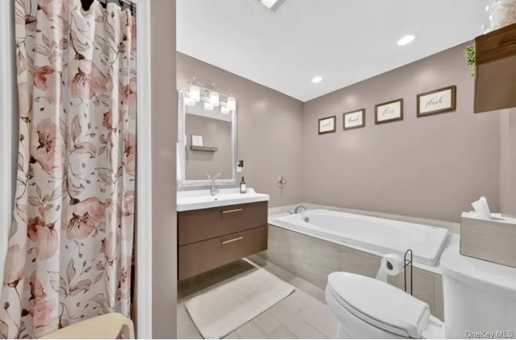 8 Ridge Road Wallkill NY 12589