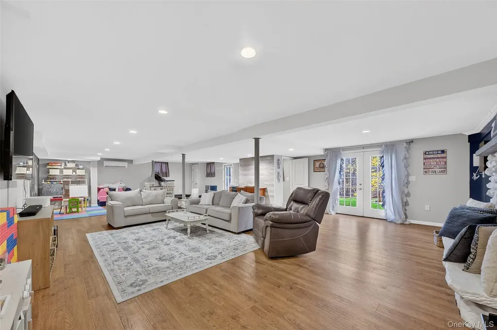 8 Ridge Road Wallkill NY 12589
