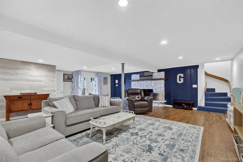 8 Ridge Road Wallkill NY 12589
