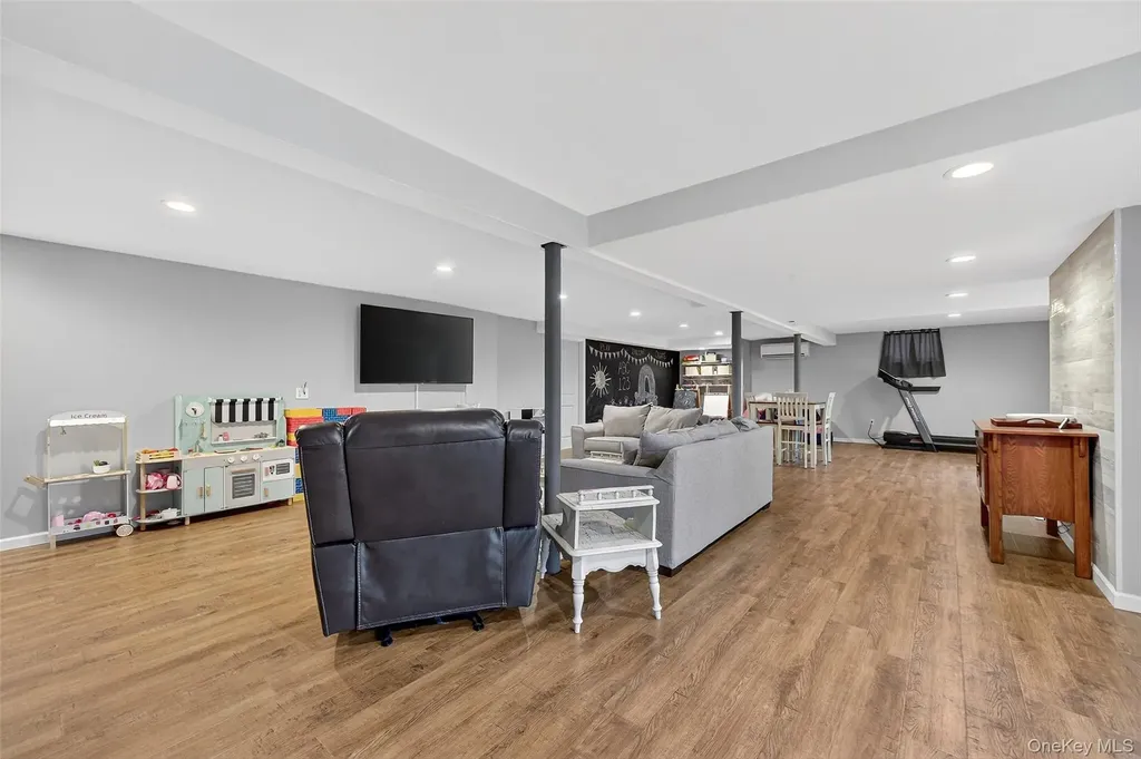 8 Ridge Road Wallkill NY 12589