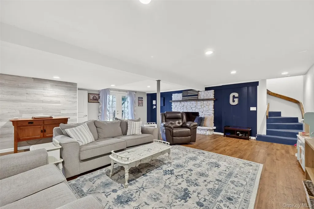 8 Ridge Road Wallkill NY 12589