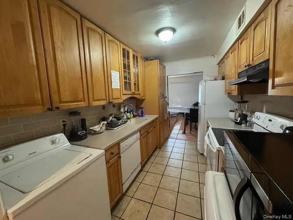 227 Hill Rise Calverton NY 11933