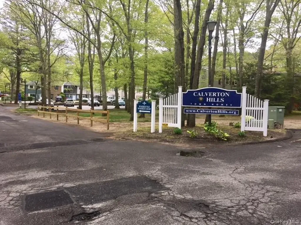 227 Hill Rise Calverton NY 11933