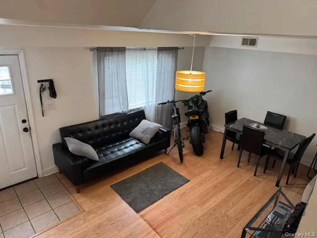 227 Hill Rise Calverton NY 11933
