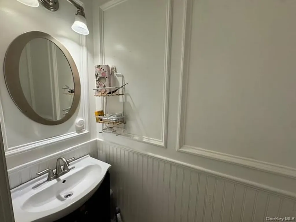 227 Hill Rise Calverton NY 11933