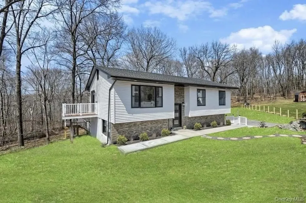 19 Rose Lane Wappingers Falls NY 12590