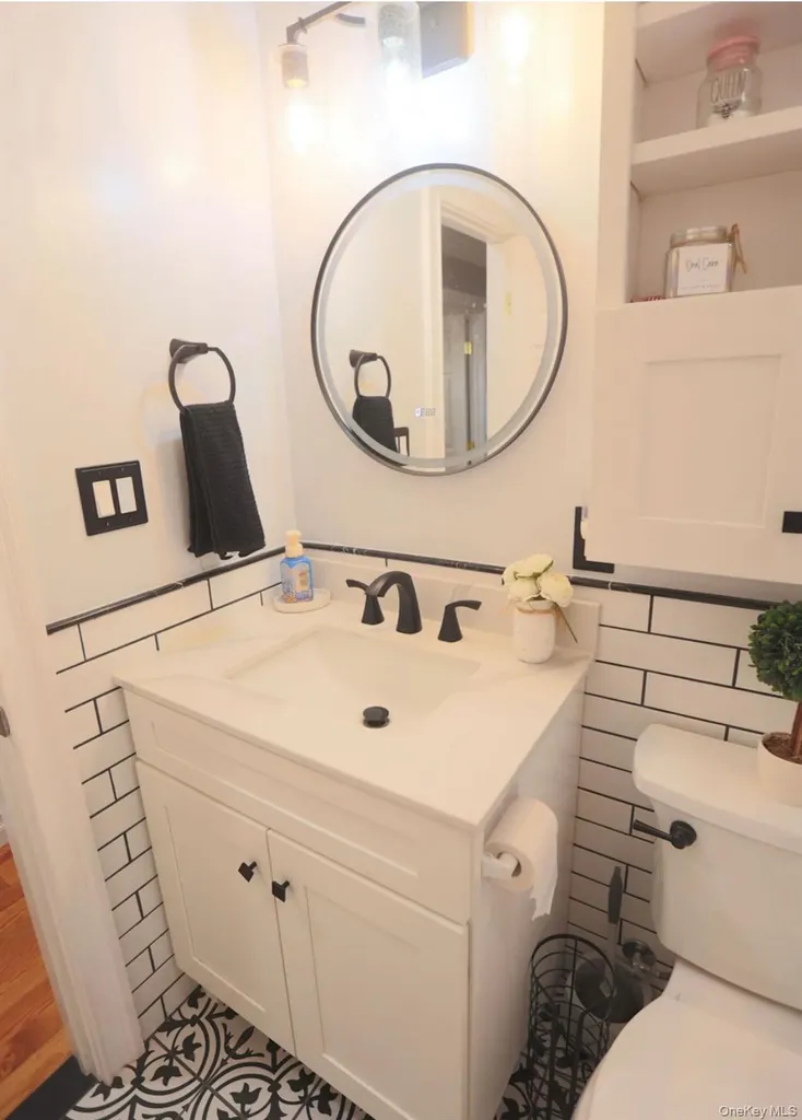 407 Tree Road South Setauket NY 11720