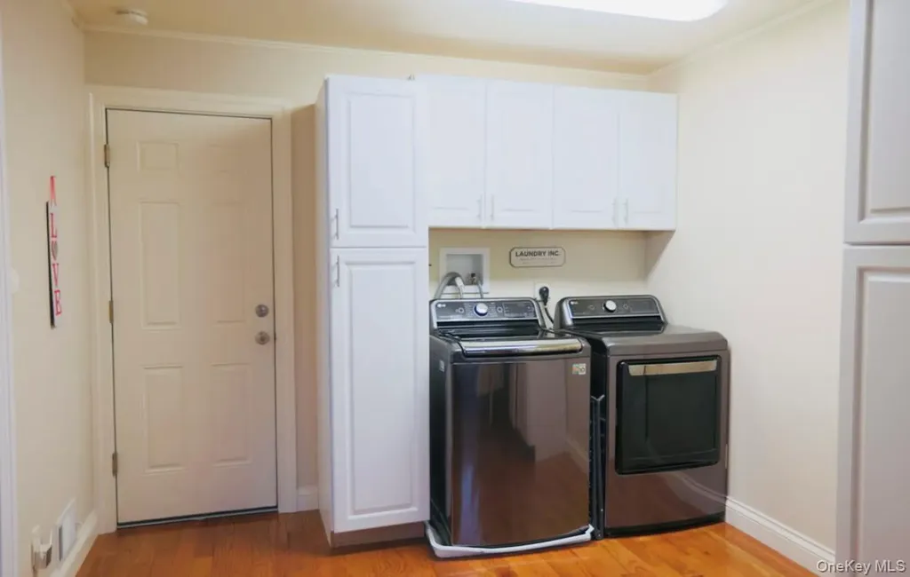 407 Tree Road South Setauket NY 11720