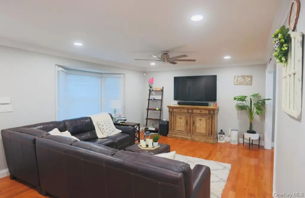407 Tree Road South Setauket NY 11720