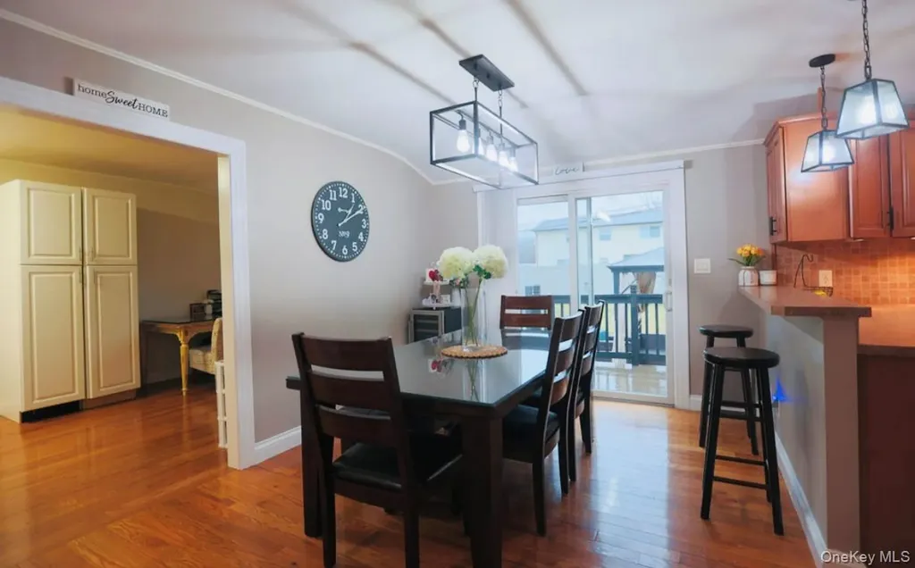 407 Tree Road South Setauket NY 11720