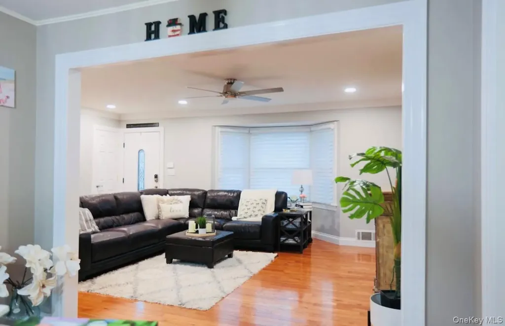 407 Tree Road South Setauket NY 11720
