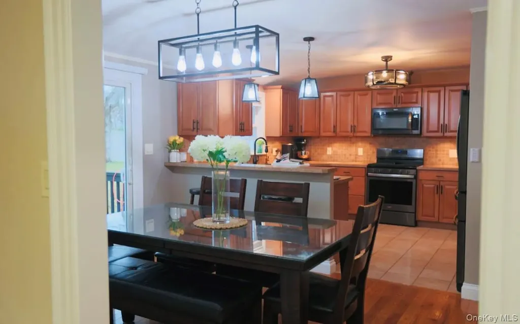 407 Tree Road South Setauket NY 11720