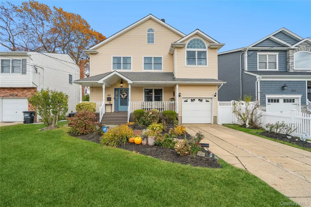 1617 Richard Avenue Merrick NY 11566