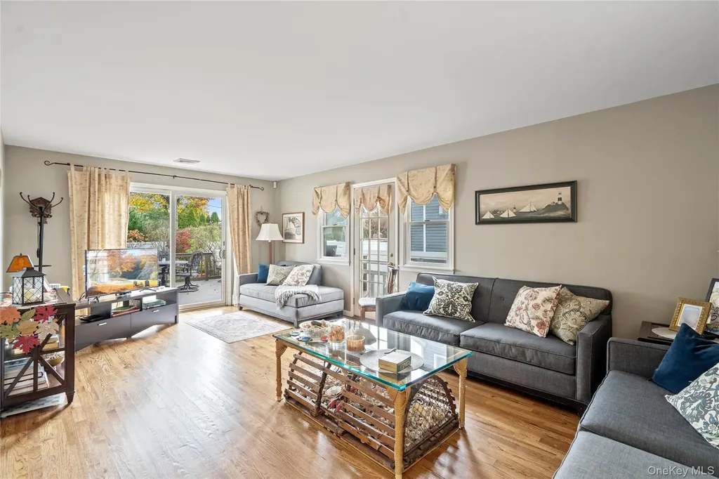 1617 Richard Avenue Merrick NY 11566