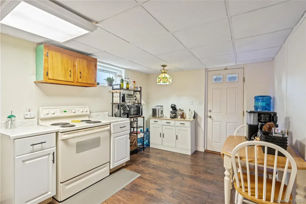 1617 Richard Avenue Merrick NY 11566