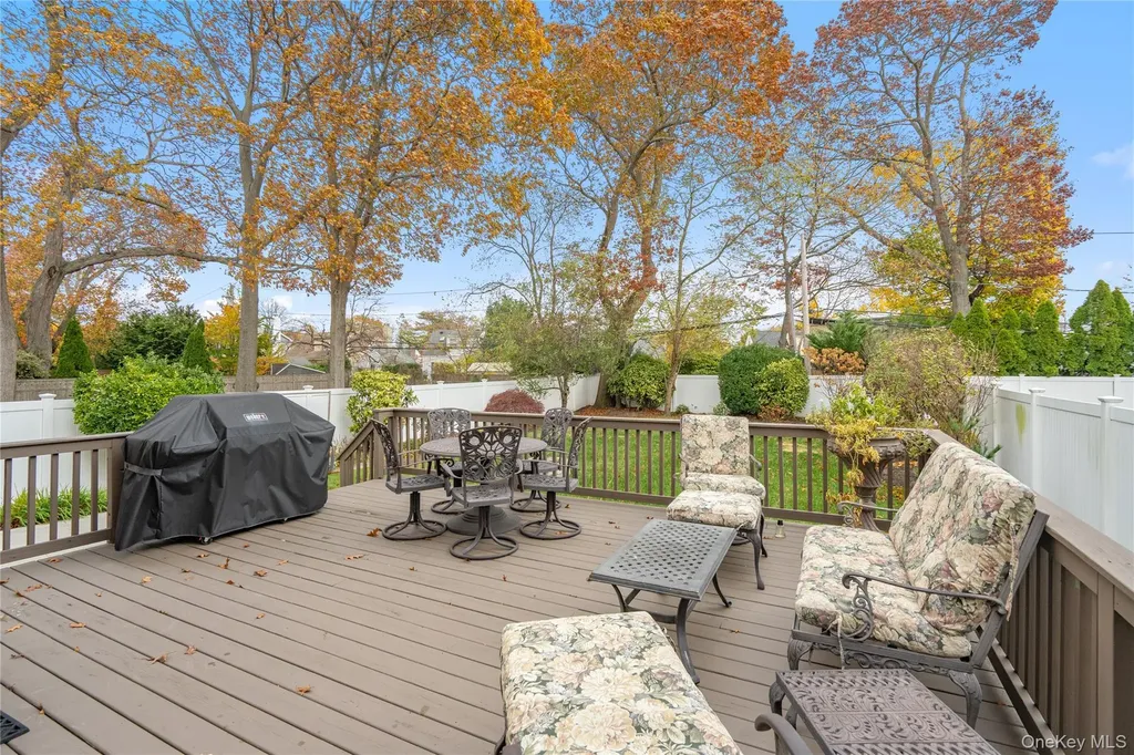 1617 Richard Avenue Merrick NY 11566