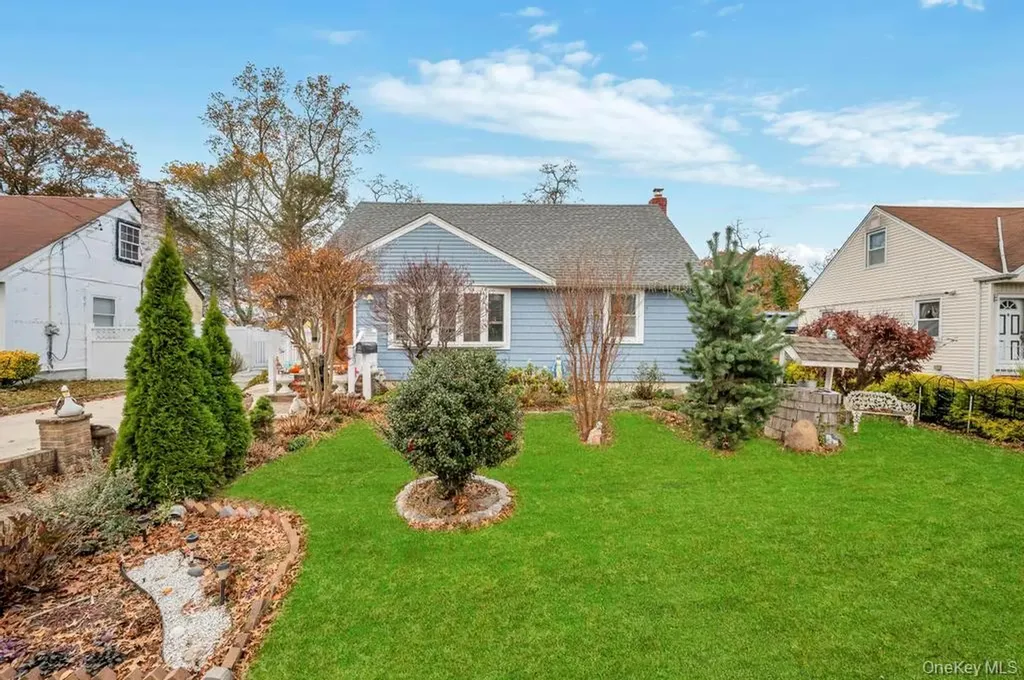 626 Winthrop Drive Uniondale NY 11553
