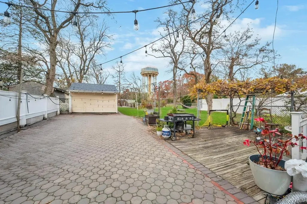 626 Winthrop Drive Uniondale NY 11553