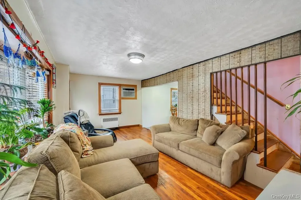 626 Winthrop Drive Uniondale NY 11553