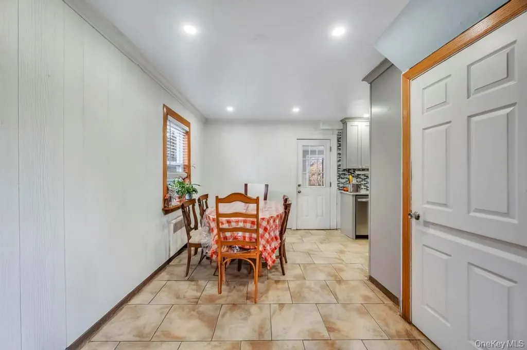 626 Winthrop Drive Uniondale NY 11553