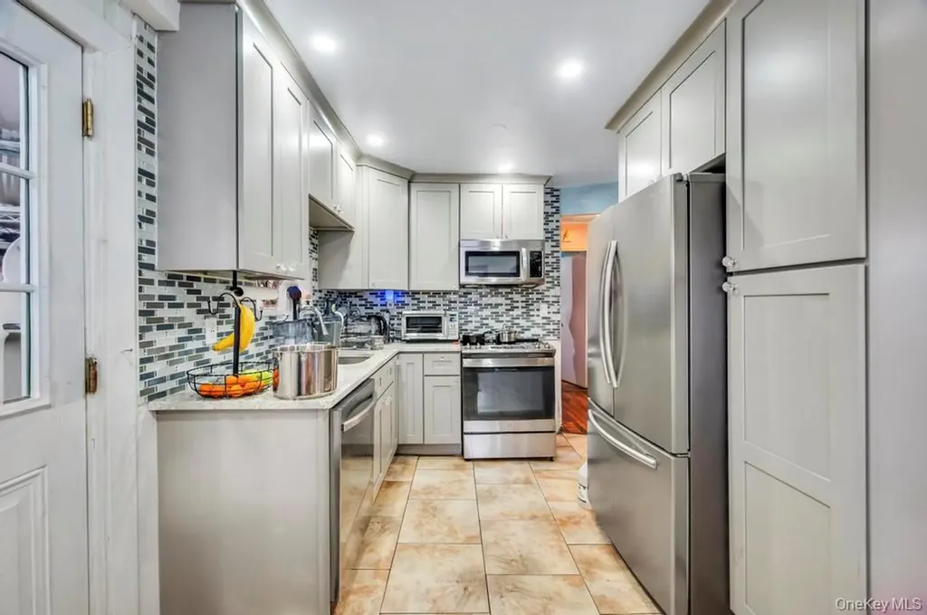 626 Winthrop Drive Uniondale NY 11553
