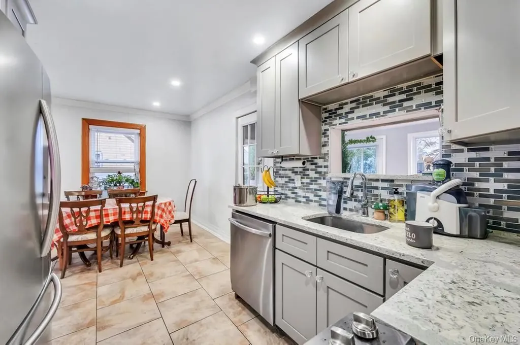 626 Winthrop Drive Uniondale NY 11553